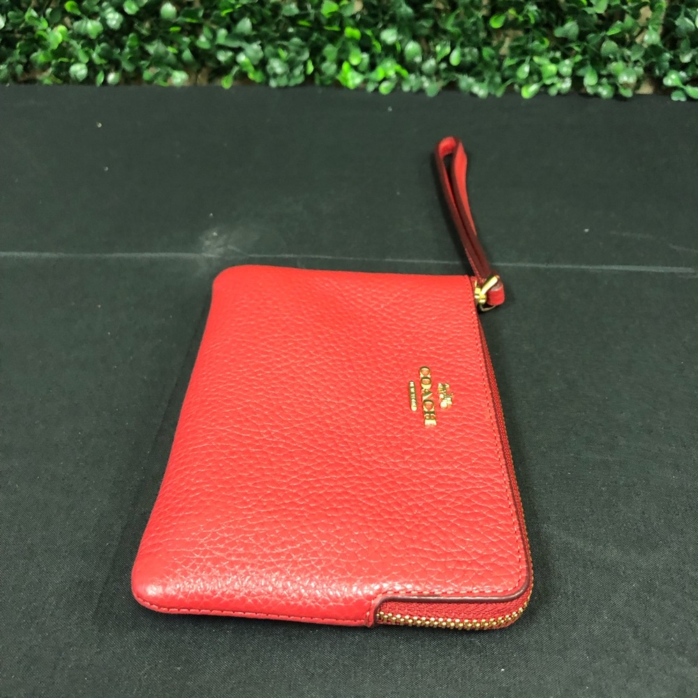 Coach Pebble Leather Corner Zip - Picture 4 of 13